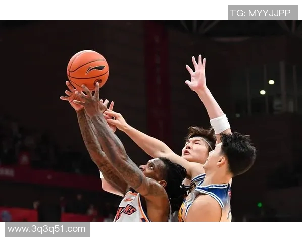 上海篮球队盯防战术解析及其在比赛中的实际应用探讨 上海篮球队盯防战术解析及其在比赛中的实际应用探讨