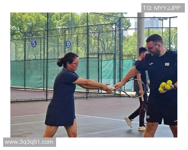 广州网球队团队协作引发热议球员间配合与沟通问题亟待解决 广州网球队团队协作引发热议球员间配合与沟通问题亟待解决